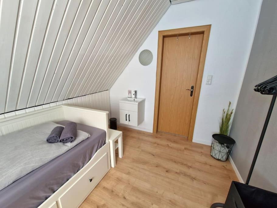 Gemuetliche Wohnung Direkt Am Kuestenkanal! Wardenburg Exterior foto